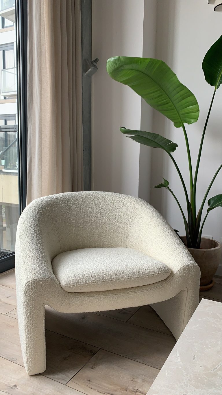 made-stoel-fauteuil-beige